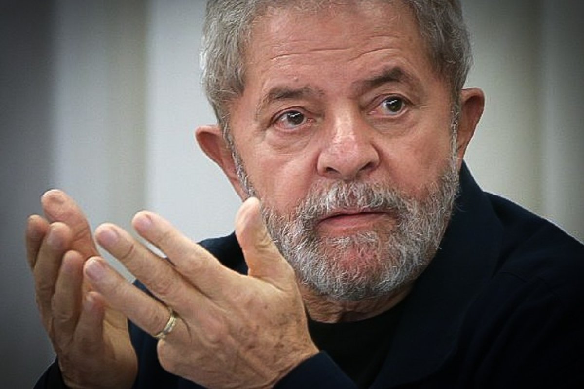 Fachin nega suspensão de processo envolvendo tríplex atribuído a Lula
