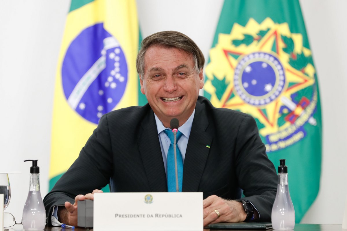 Vídeo: Bolsonaro defende Kassio Marques e provoca: "E se eu indicar o Moro?"