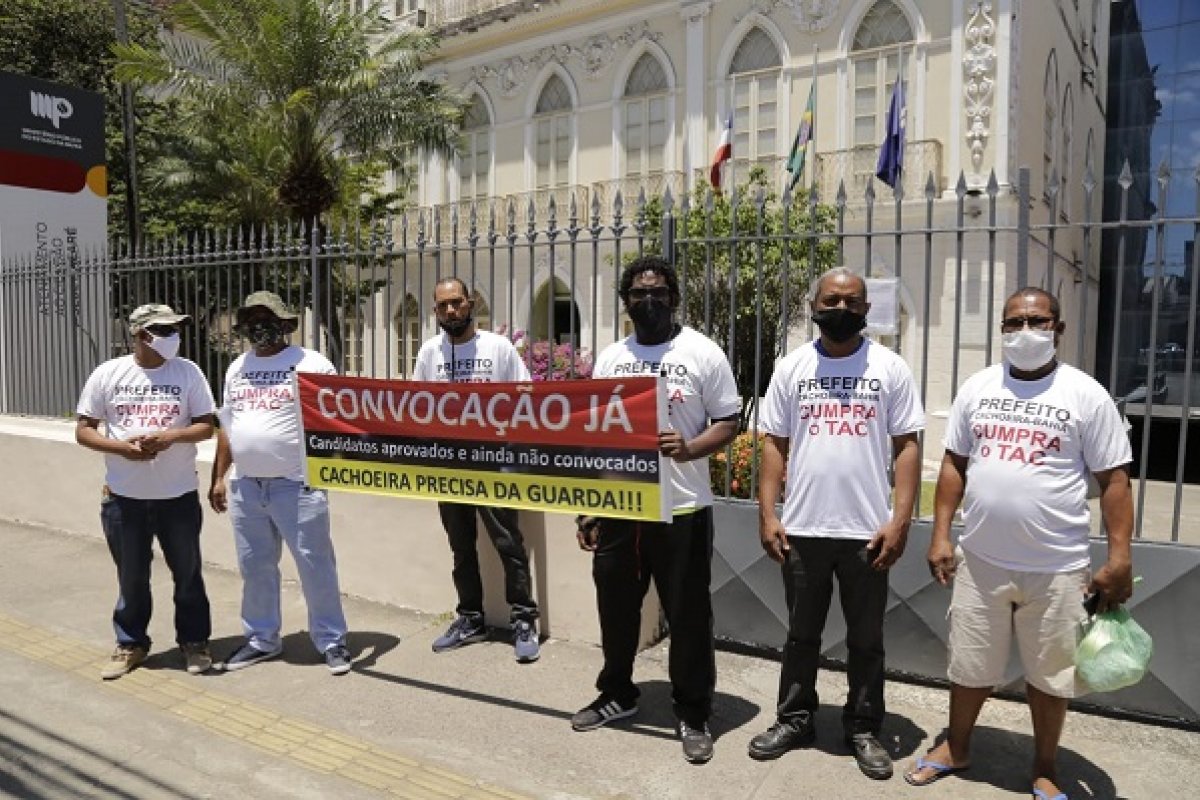 Protesto: Aprovados em concurso da Guarda Municipal de Cachoeira cobram convocação