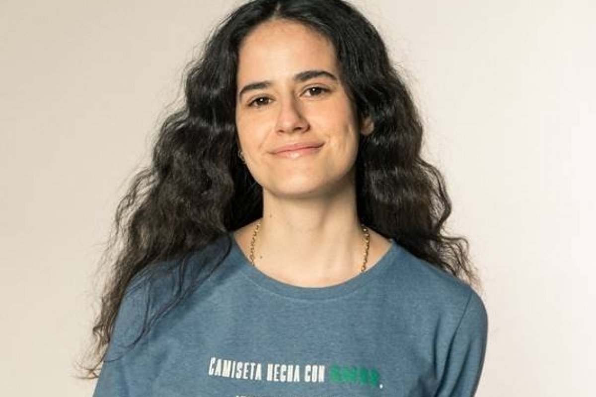 Grife Cris Barros lança camiseta com lucro total  para a Amazônia 
