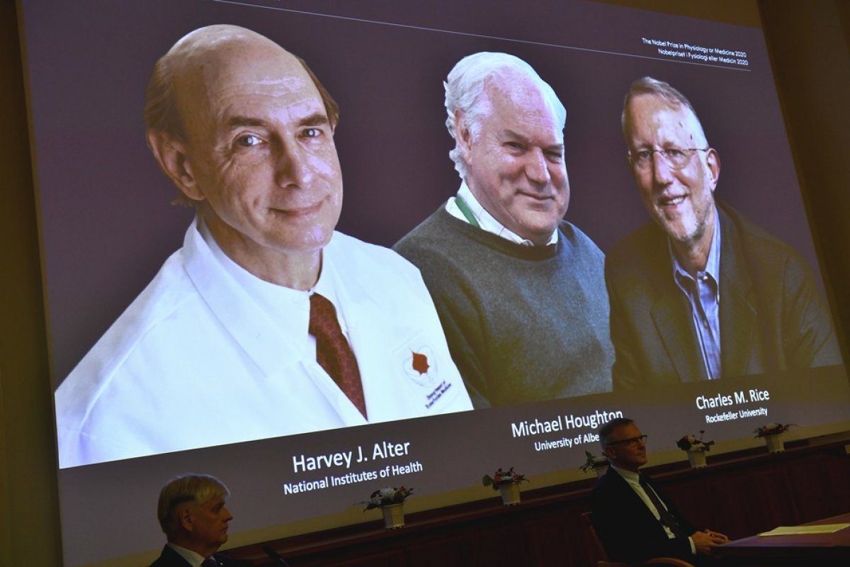 Virologistas ganham prêmio Nobel de Medicina 2020 pela descoberta do vírus da hepatite C
