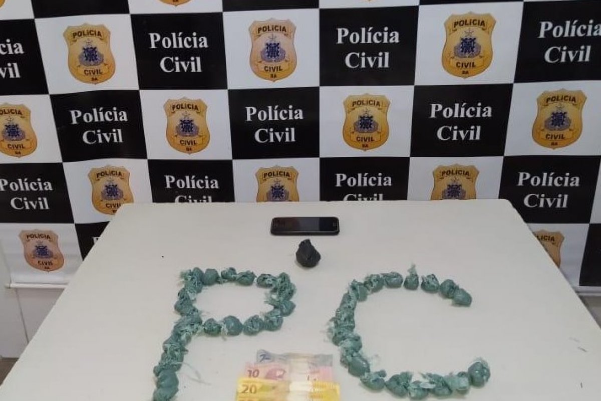 Mulher é presa com mais de 40 trouxas de maconha no norte da Bahia 