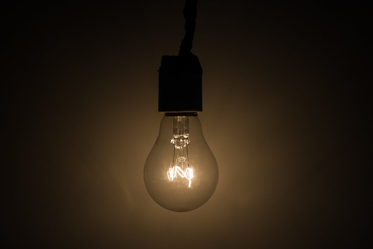 Brasil registra recorde de queda no consumo de energia em 2020