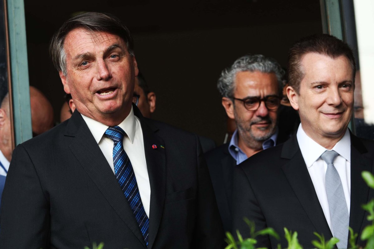 "É um amigo de velha data", diz Bolsonaro sobre apoio à Celso Russomanno 