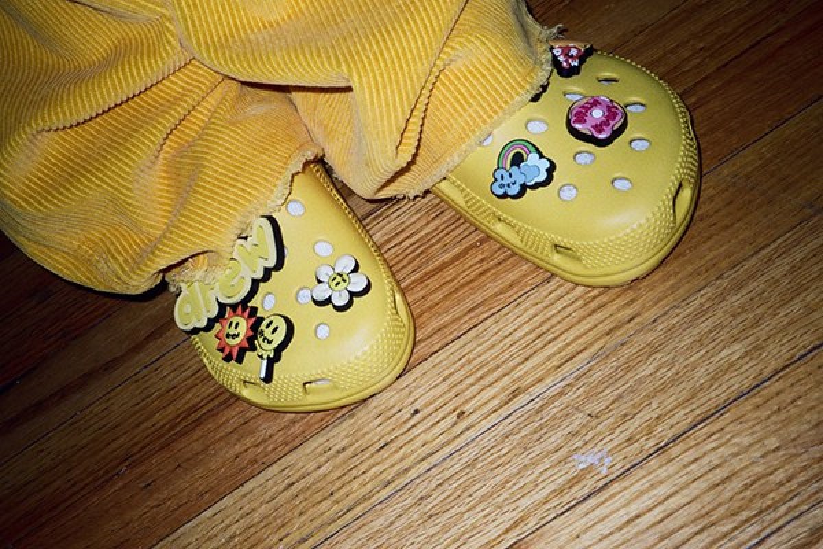 Justin Bieber fecha parceria com a Crocs