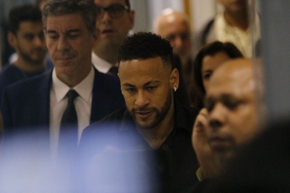 Inquérito conclui que Neymar não cometeu crime de estupro e agressão contra Nágila