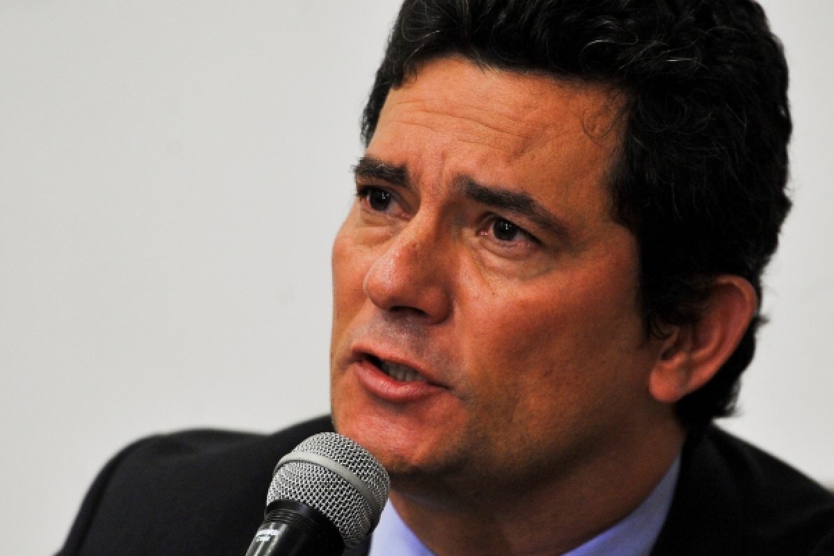 Moro diz ser contra trecho do Código de Processo Penal que soltou André do Rap