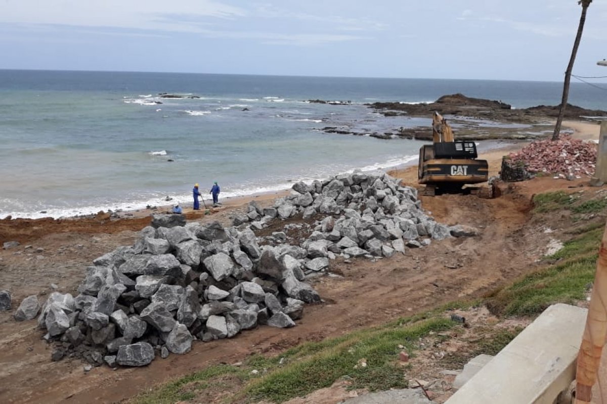 Vereador Marcos Mendes ajuíza ação no MPF contra crimes ambientais em praias de Salvador 