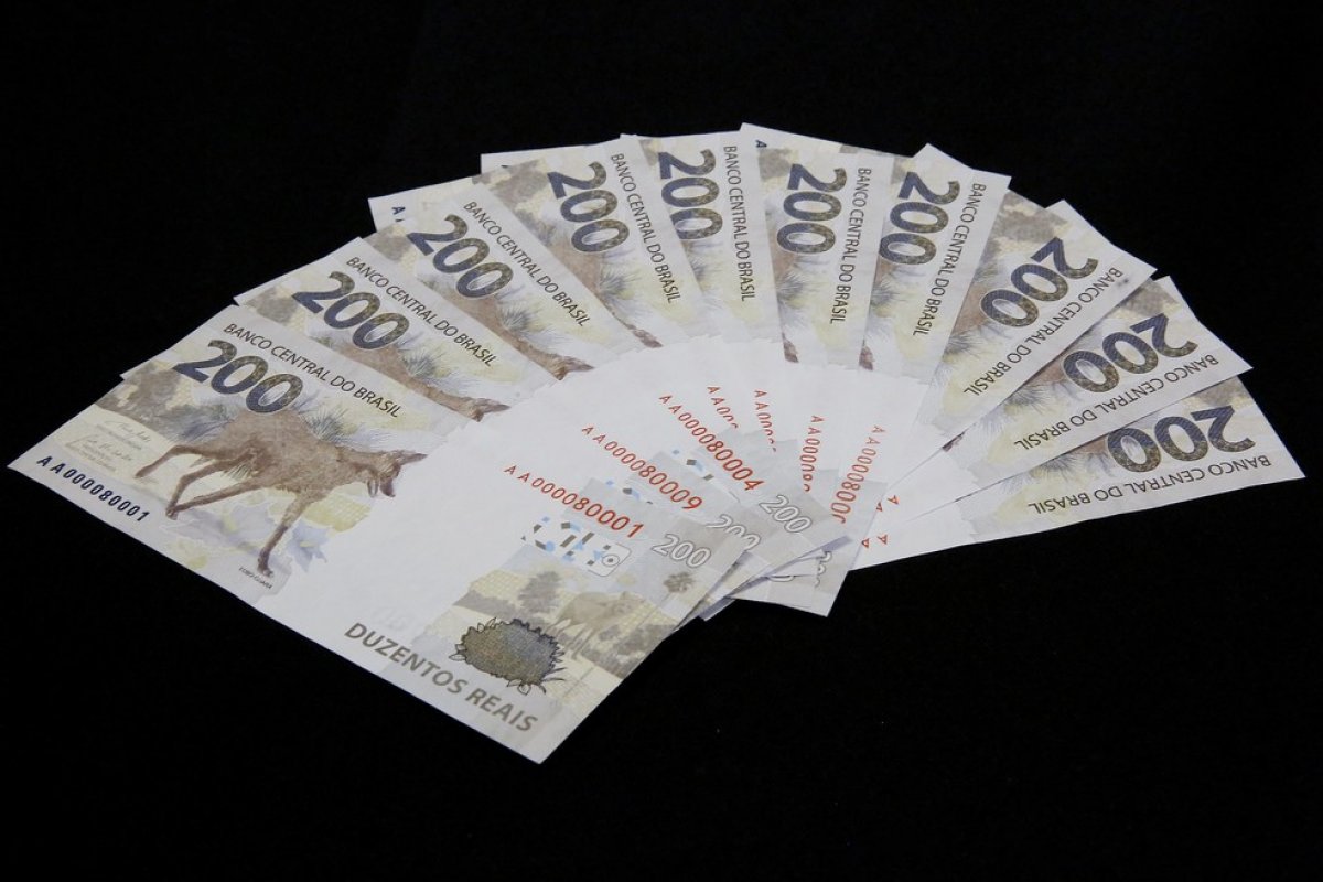 DPU entra com ação na Justiça para que BC retire notas de R$ 200 de circulação
