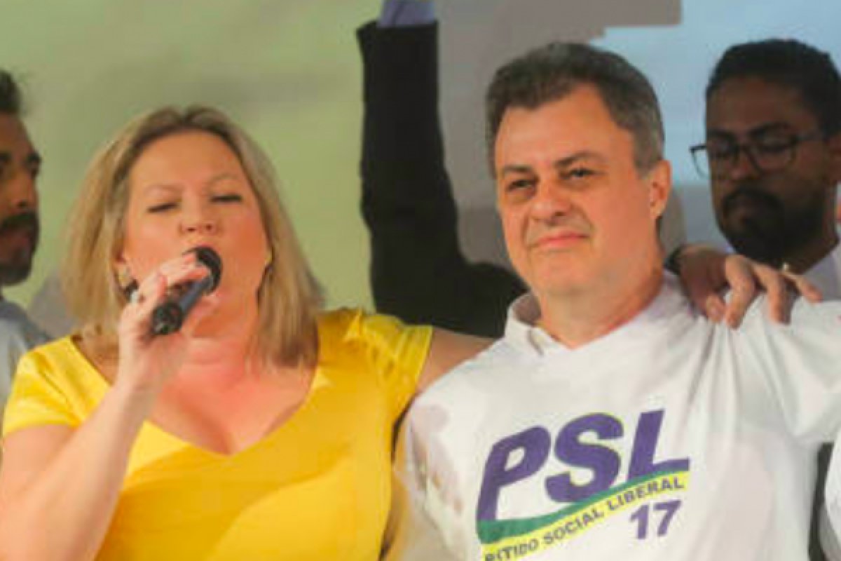Depósito de R$ 2 milhões para candidato a vereador cria movimento por renúncia no PSL