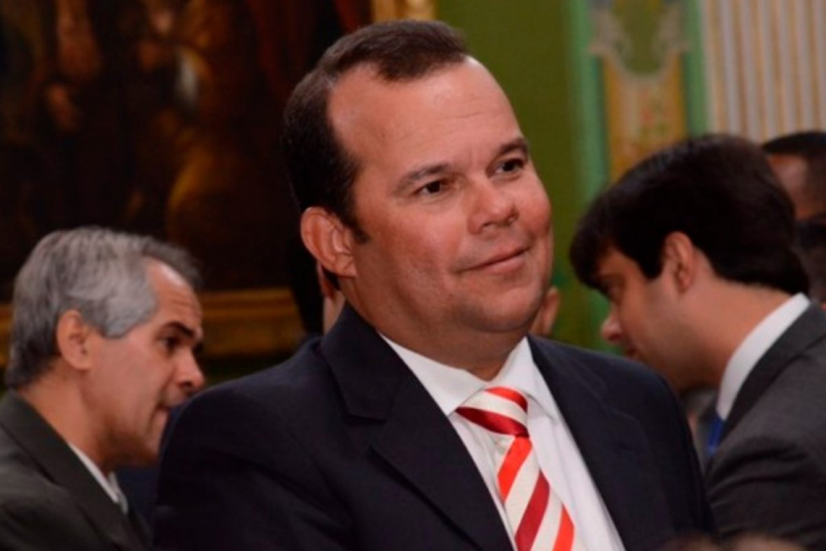 Servidor entra com mandato de segurança para ter acesso a remuneração e subsidios de vereadores de Salvador