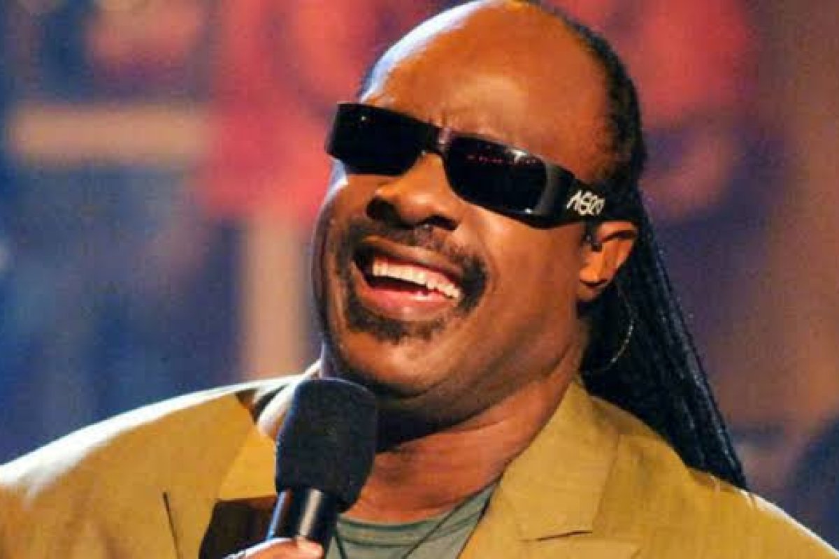 Após 15 anos, Stevie Wonder lança duas músicas inéditas 