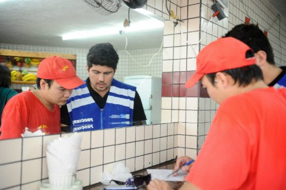 Chineses em condições de trabalho escravo na Zona Sul do RJ ganham processo contra pastelaria