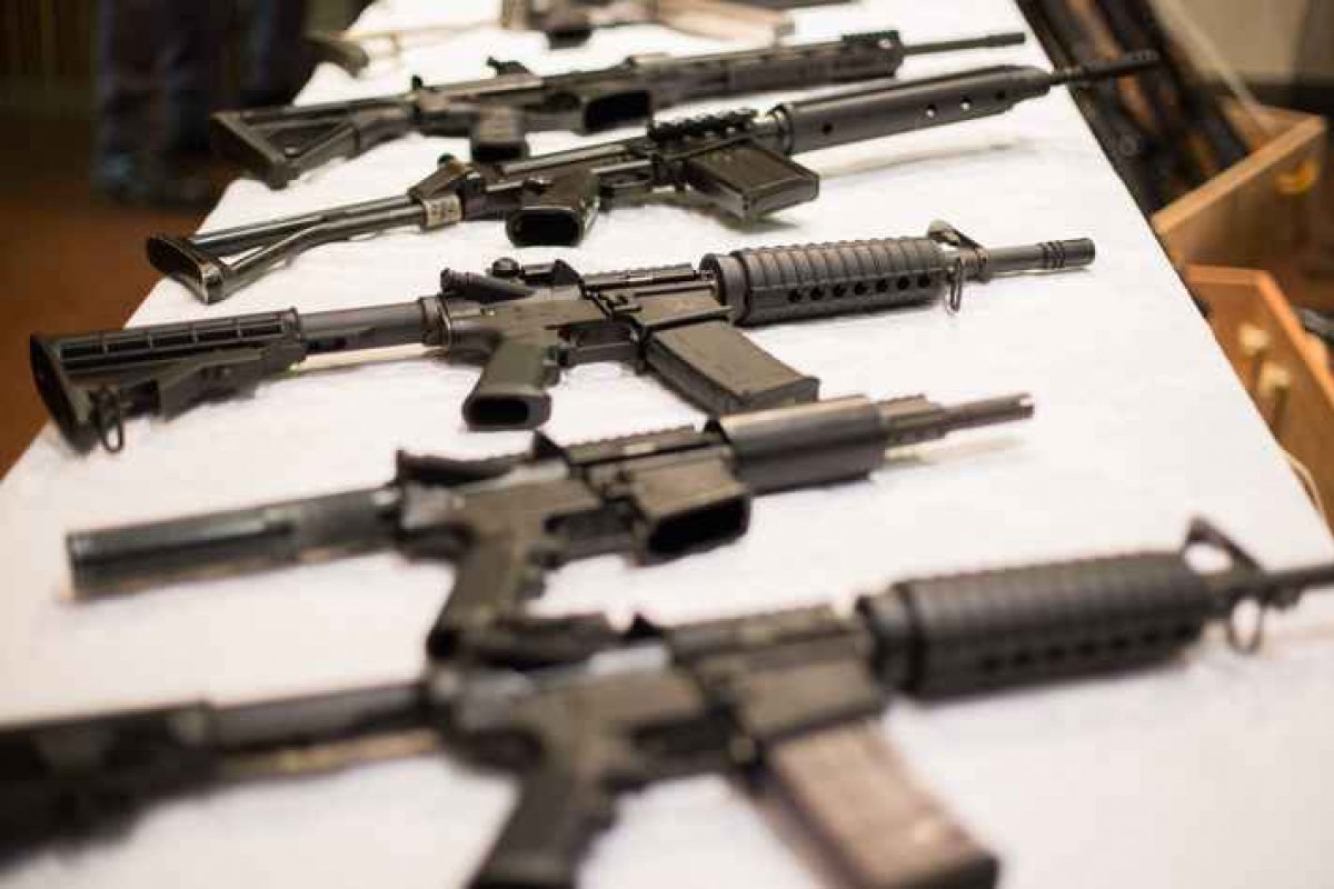 Número de registros de armas de fogo no Brasil subiu 120% em 2020, revela levantamento