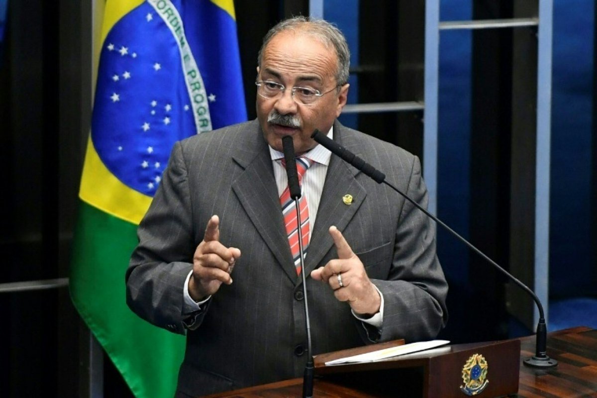 Defesa de Chico Rodrigues se diz "perplexa com a linchamento que o senador tem sofrido"