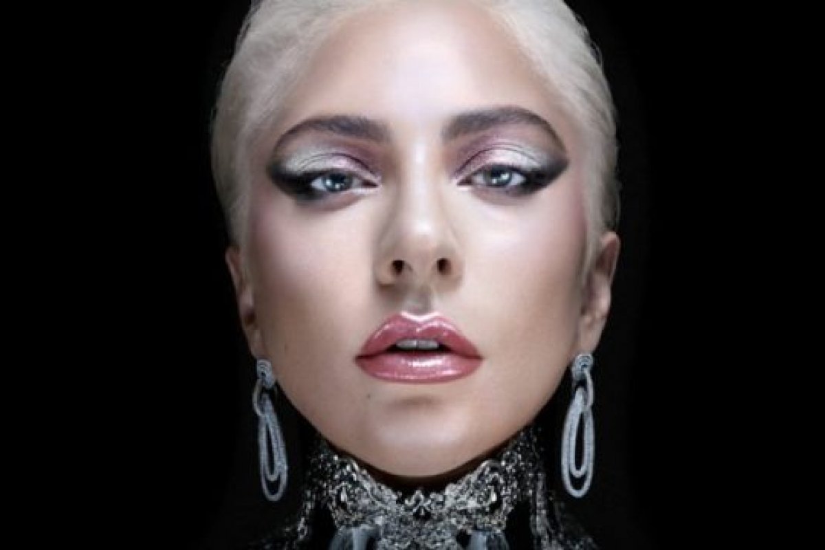 Maquiagem de Lady Gaga terá frete grátis para todo o Brasil