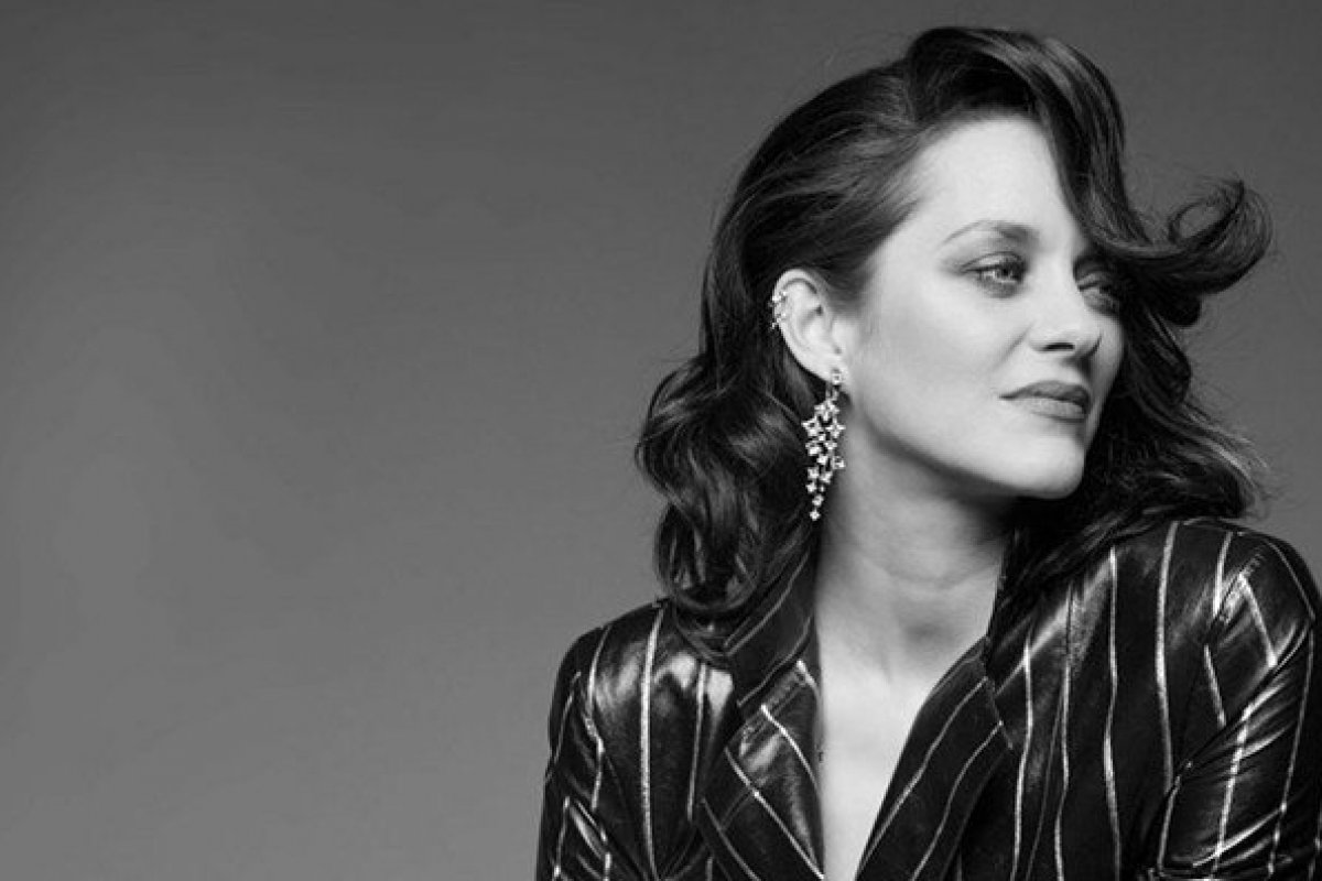 Marion Cotillard se une à Chopard para desenvolver e lançar a nova coleção de joias “Ice Cube”