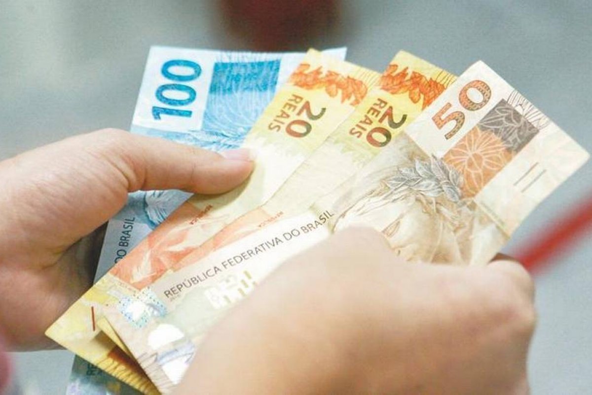 Governo da Bahia antecipa pagamento do salário de servidores