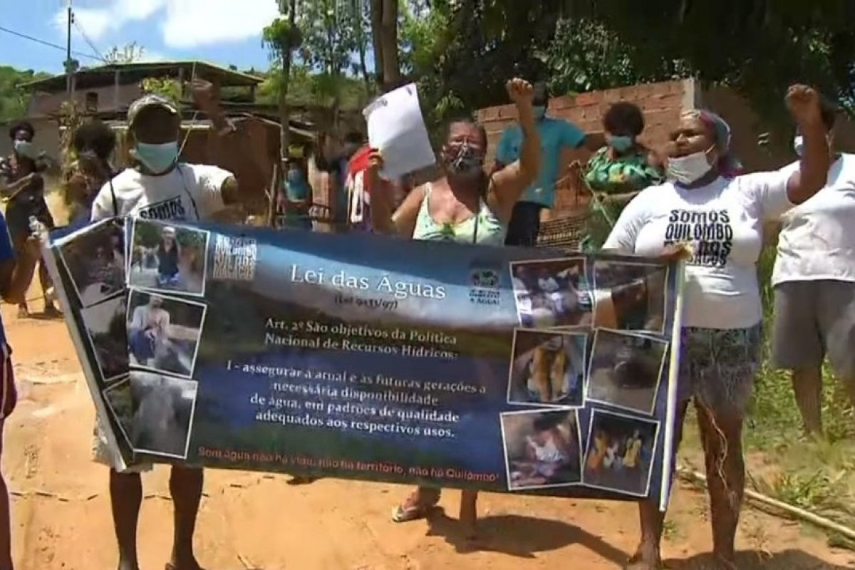 Quilombolas realizam protesto após reintegração da Marinha em barragem de Aratu, na Bahia