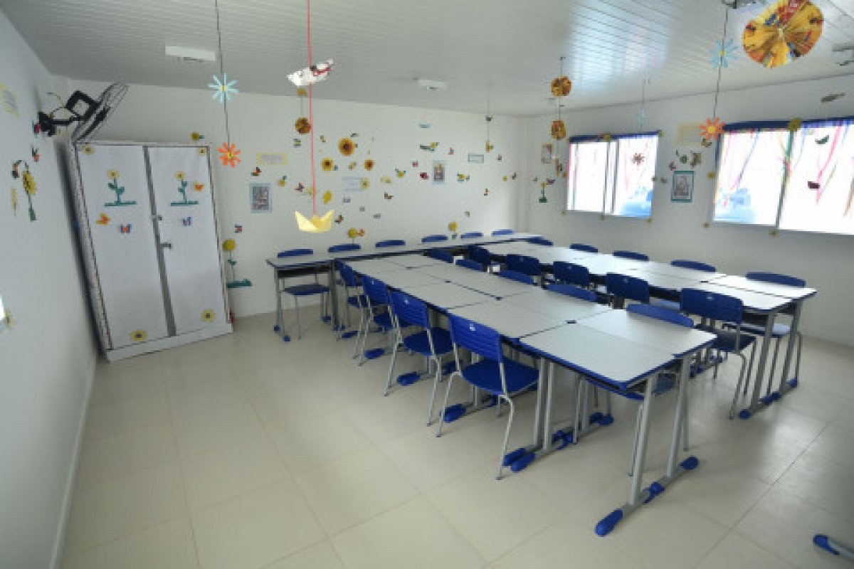 Prefeitura e governo trabalham juntos para definir retomada de aulas