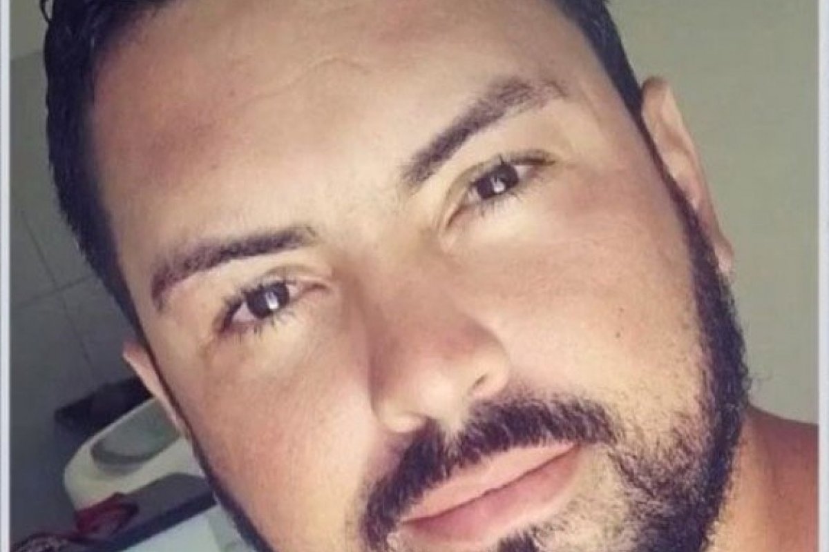 Homem flagrado em vídeo agredindo mulher com vários socos em Ilhéus é levado pra presídio