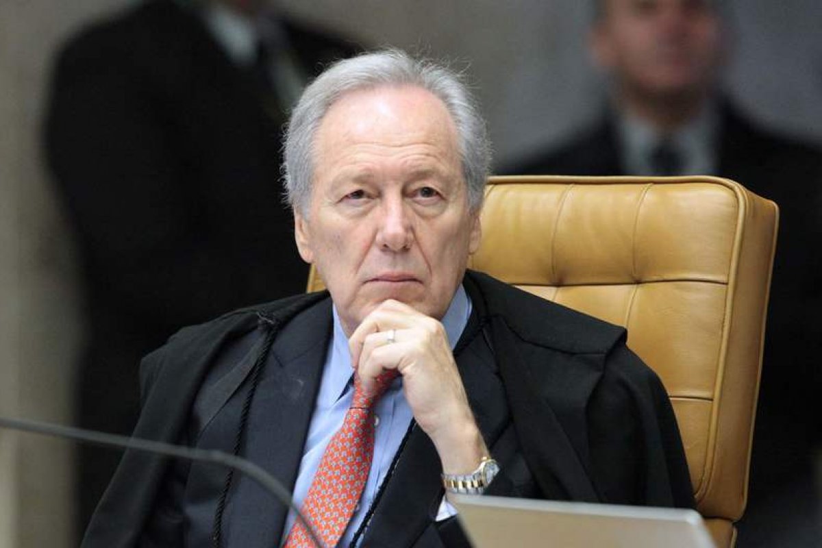 Covid-19: Lewandowski encaminha ao plenário ação sobre obrigatoriedade da vacina