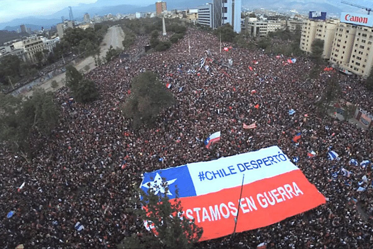 Vídeo: Povo nas ruas comemora vitória do Chile pelo fim da Constituição de Pinochet