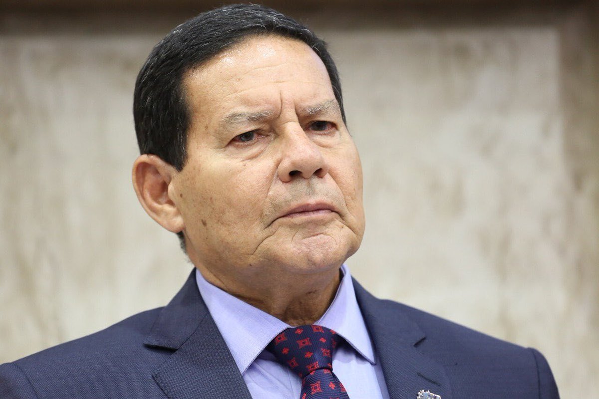 Mourão afirma que governo vai prorrogar GLO na Amazônia até 2021