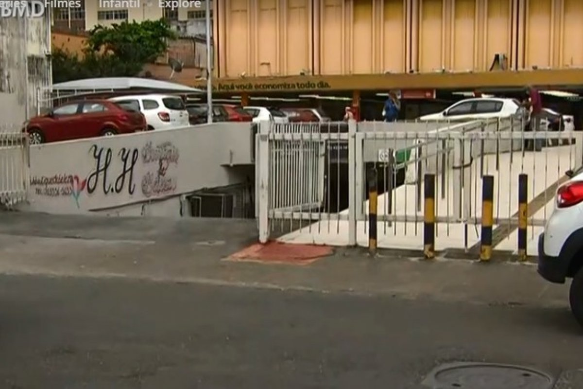 Funcionários e clientes de supermercado são feitos reféns durante assalto a supermercado