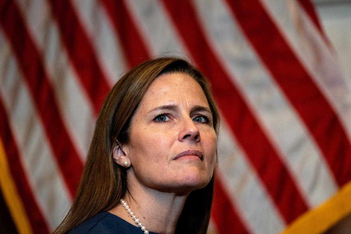 Senado dos EUA aprova Amy Barrett  para Suprema Corte