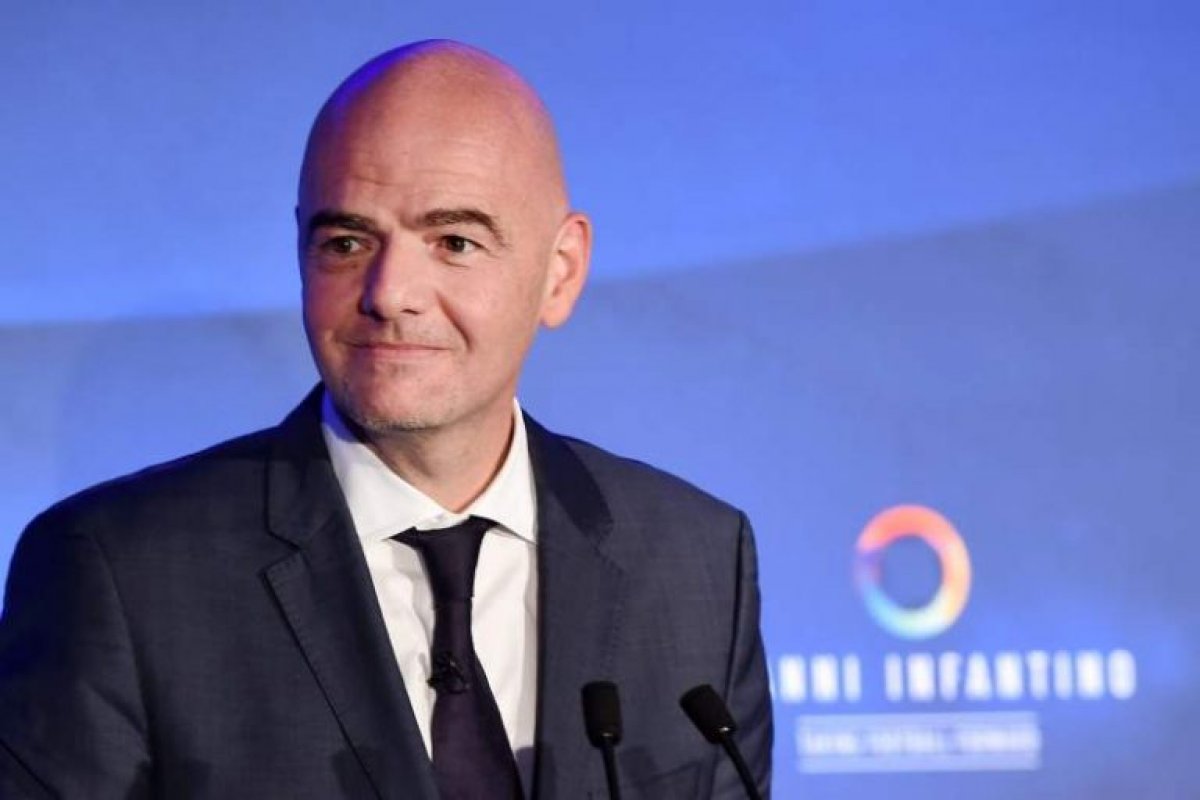 Presidente da Fifa testa positivo para covid-19