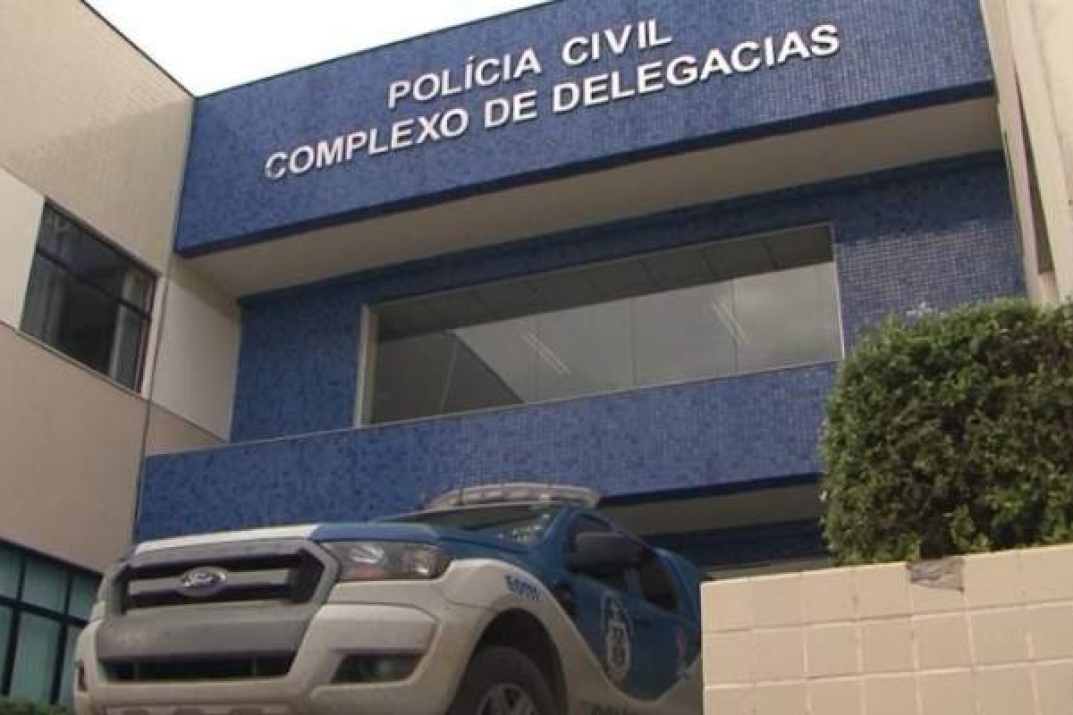 Homem vai à delegacia em Feira de Santana prestar queixa e acaba preso por outro crime