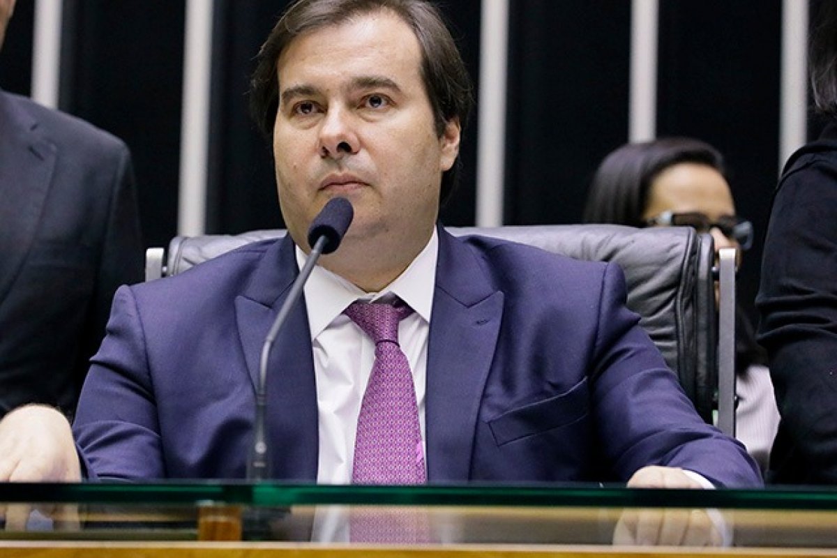 Maia tem conversa com presidente do BC e diz que confia nele
