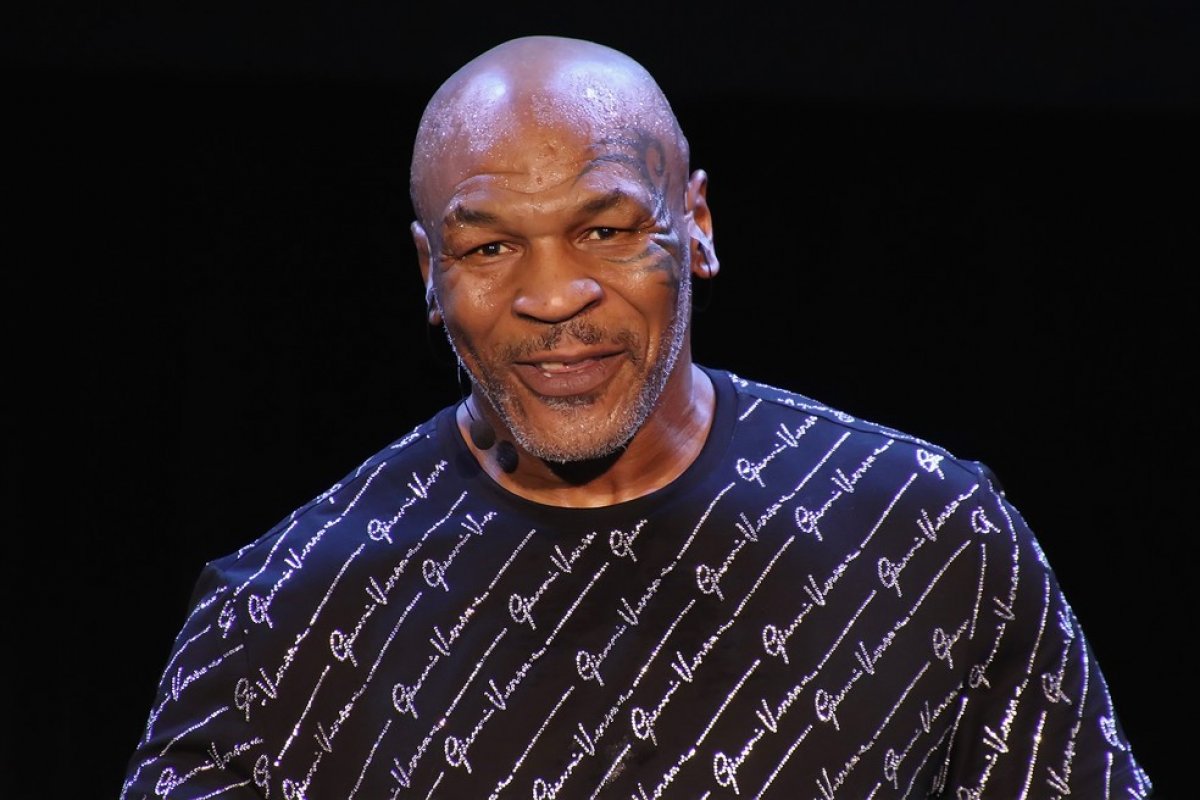 Mike Tyson se mostra animado para enfrentar Roy Jones Jr