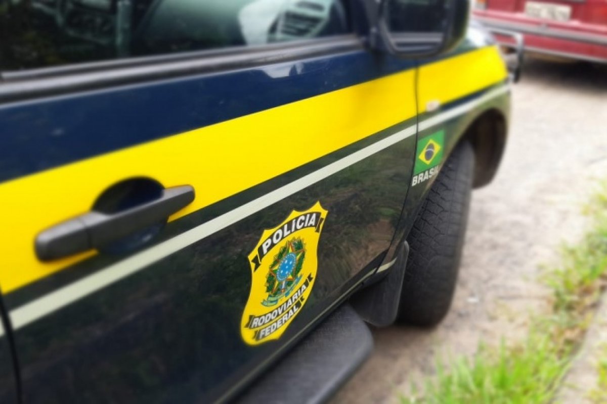 PRF na Bahia apreende Kadett 1992 adulterado que utilizava motor de um Monza 