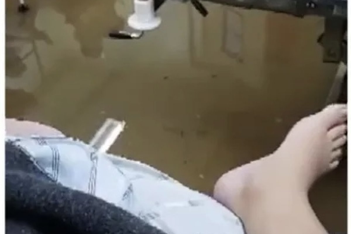 Chuva forte em Irecê deixa hospital, ruas e casas alagadas 