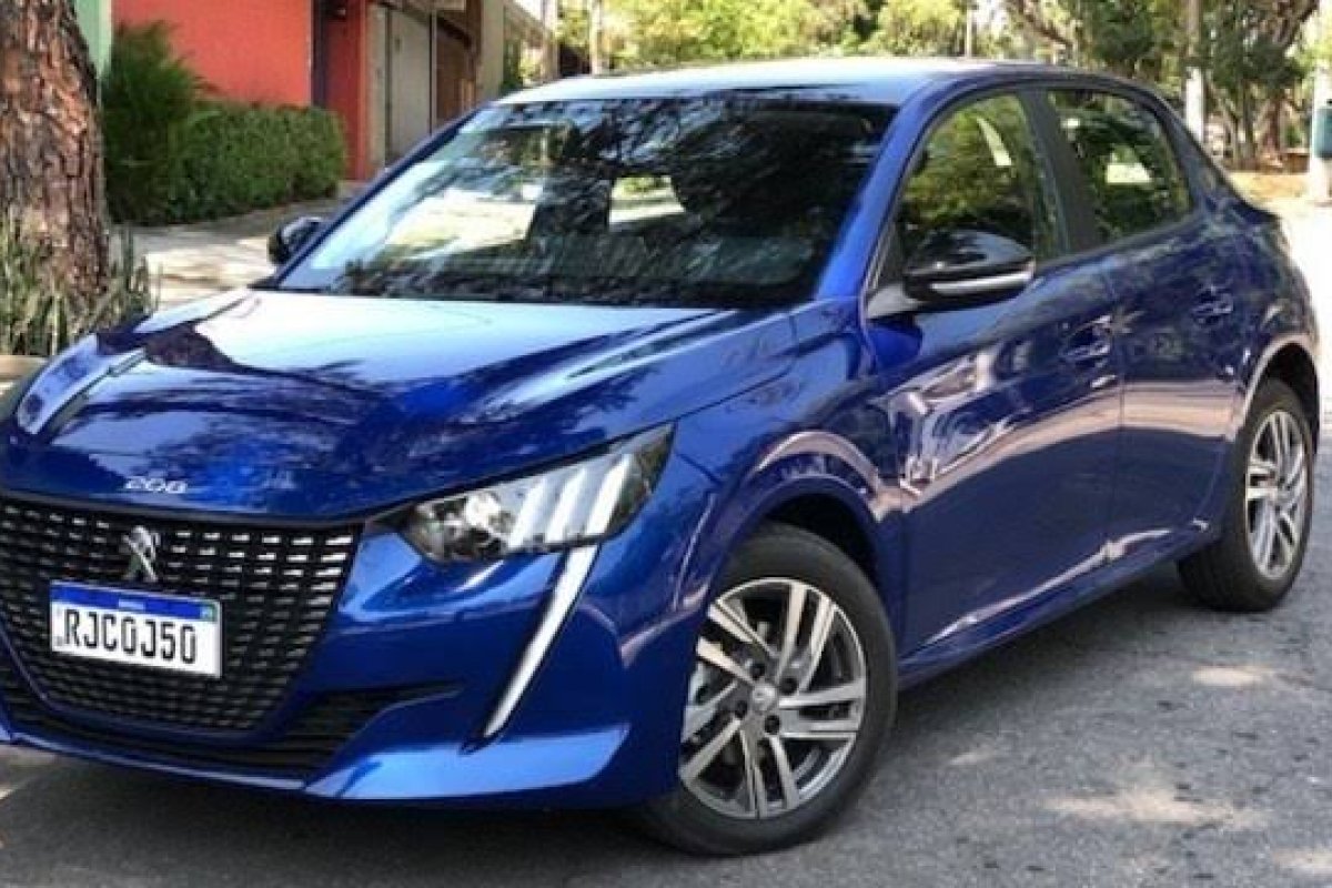 Peugeot eleva produção do 208 de olho em alta na demanda