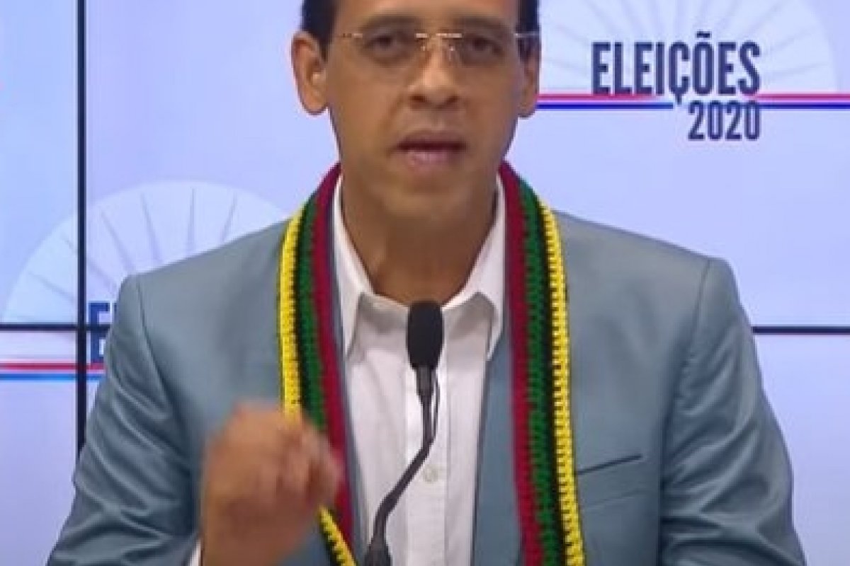 "Mentiroso e fujão", diz Hilton Coelho sobre ausência de Bruno Reis no debate da ABI