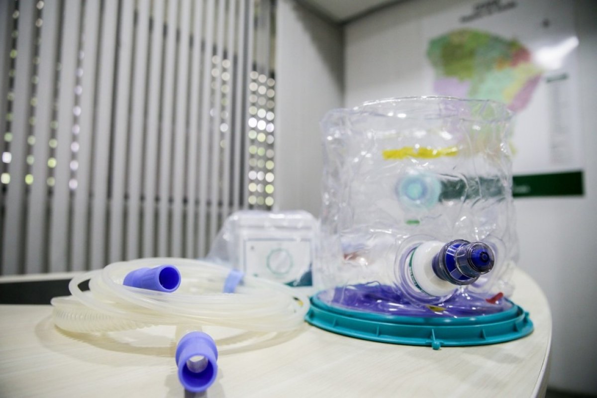 Capacete para minimizar problemas respiratórios relacionados a Covid-19 tem eficácia comprovada