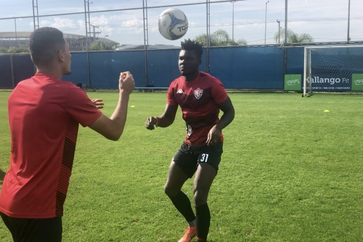 Vitória quer vencer Brasil de Pelotas fora pra deixar Z-4 