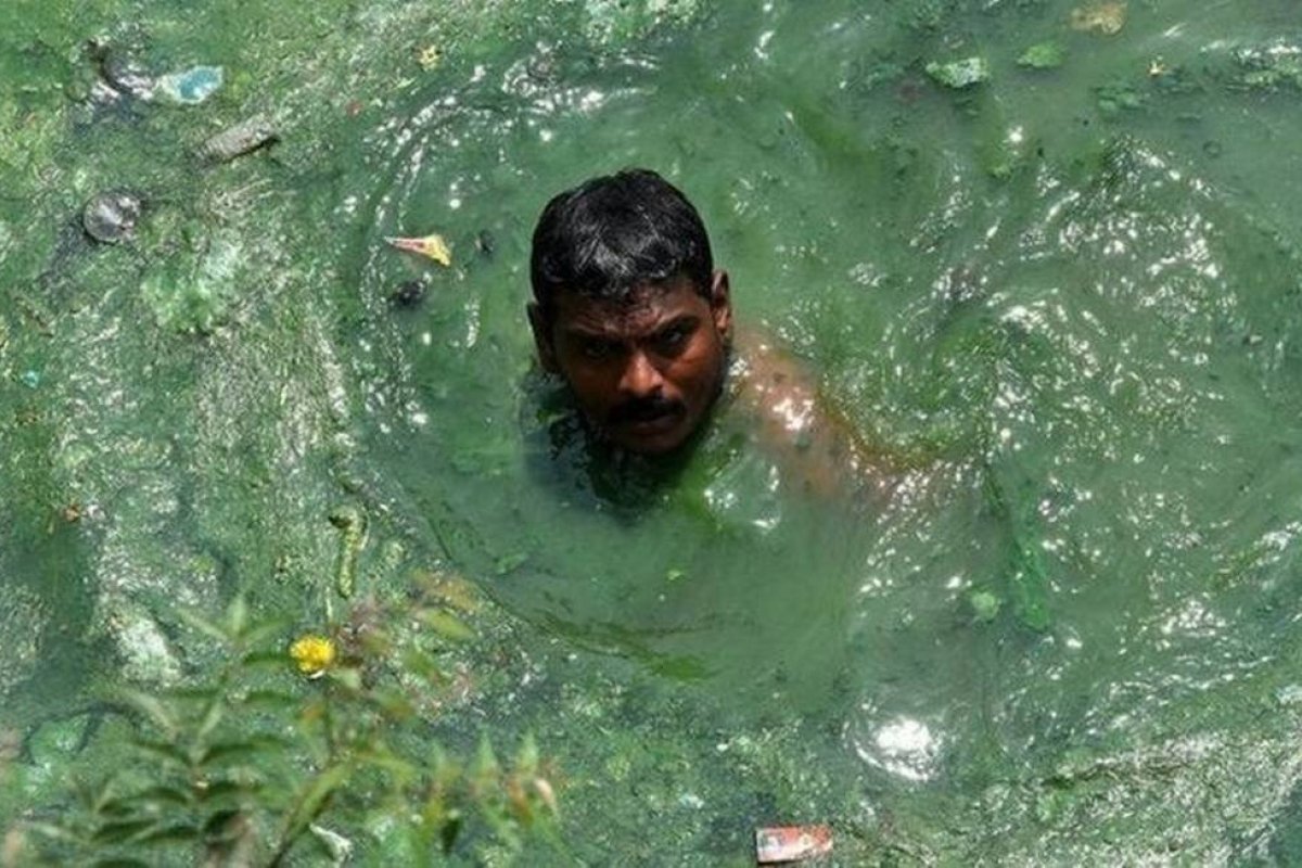 Indiano já salvou mais de cem vidas em lago que atrai suicidas