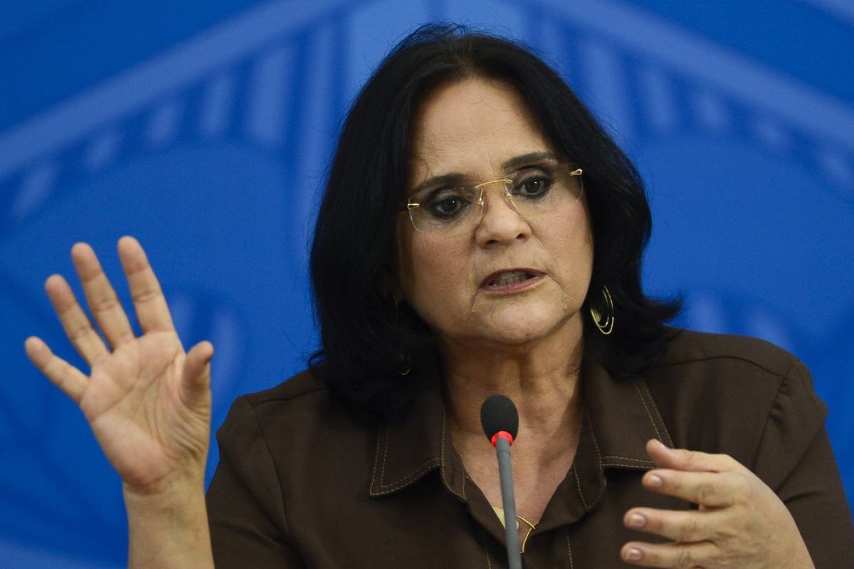 PGR irá apurar conduta de Damares em caso de menina de 10 anos vítima de estupro