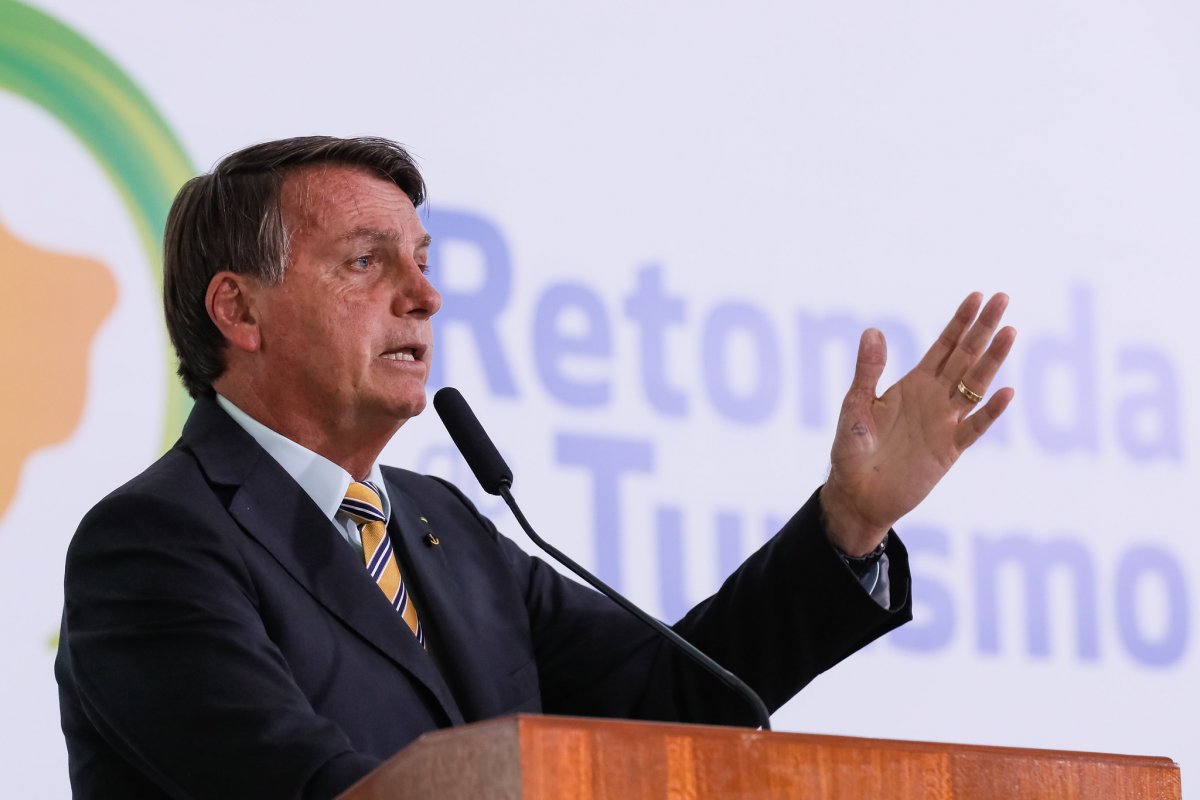 "Lamento os mortos, mas todo mundo vai morrer um dia", diz Bolsonaro sobre vítimas da Covid-19