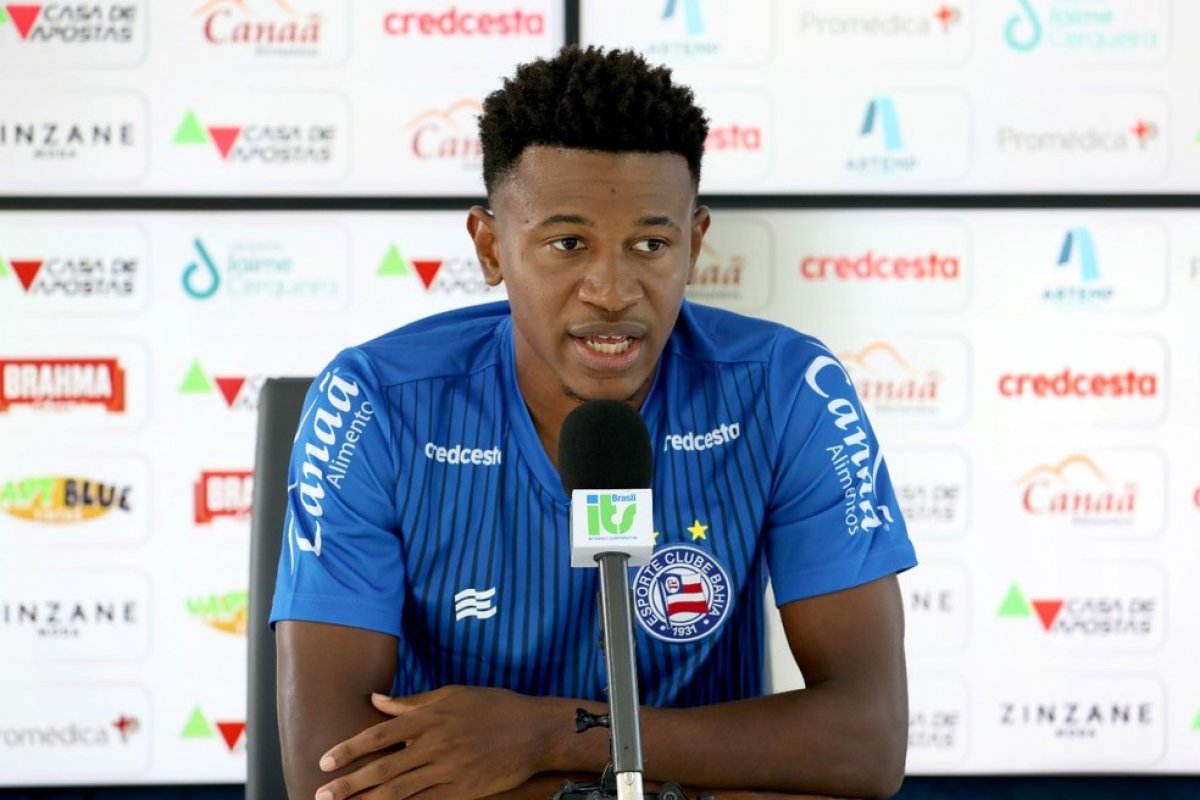 Bragantino encaminha contratação de Eric Ramires por empréstimo