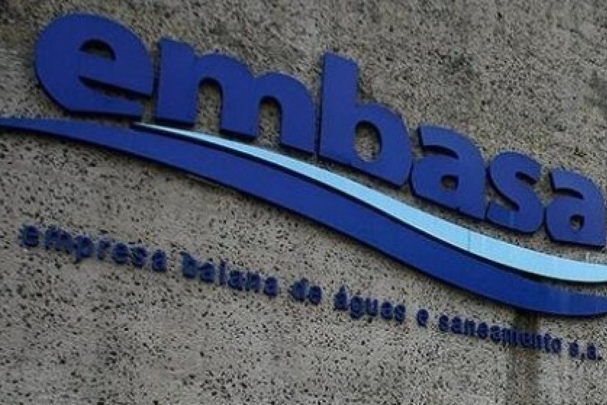 Motoristas terceirizados da Embasa fazem paralisação