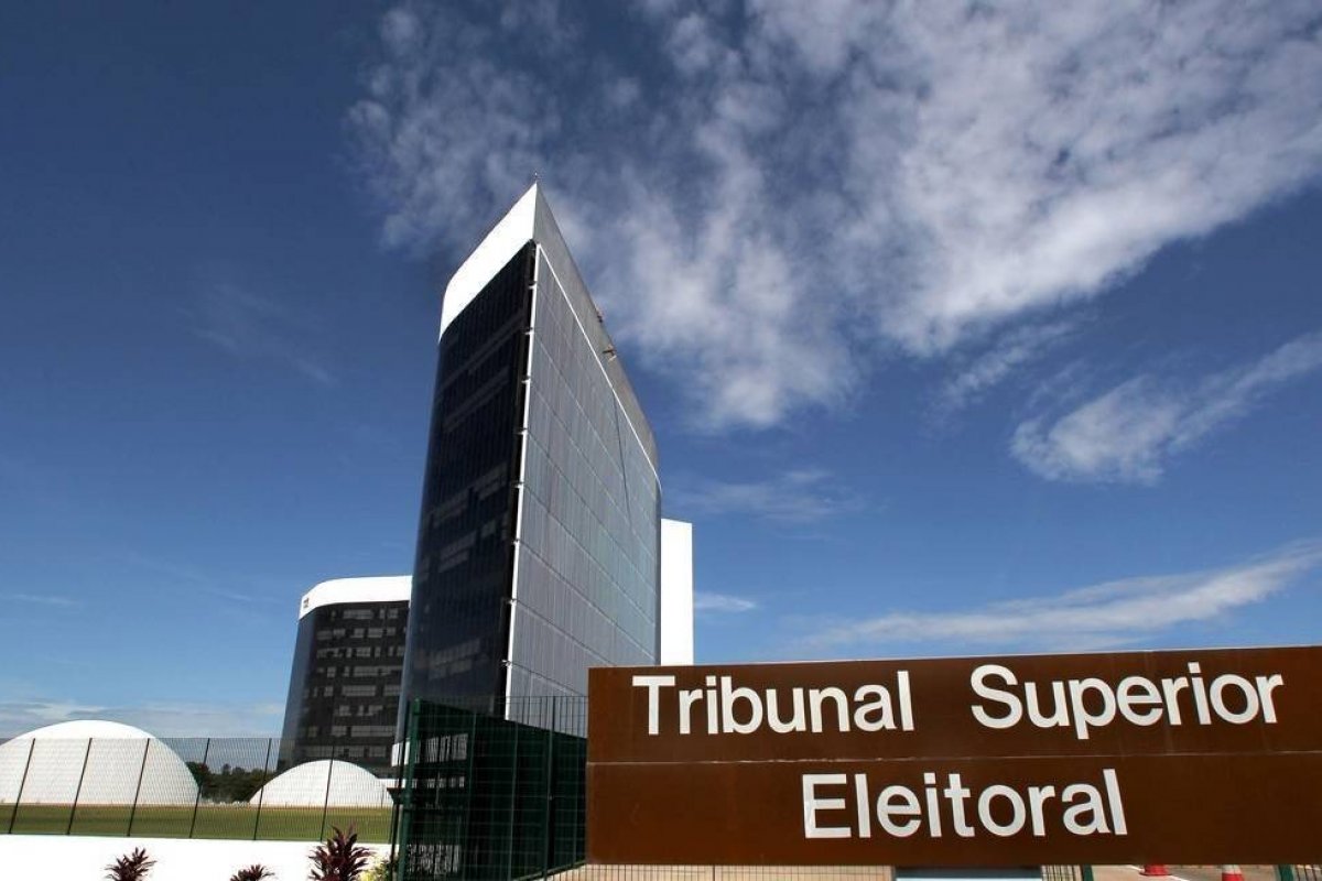 Candidatos vão às urnas domingo com pendências na Justiça eleitoral 