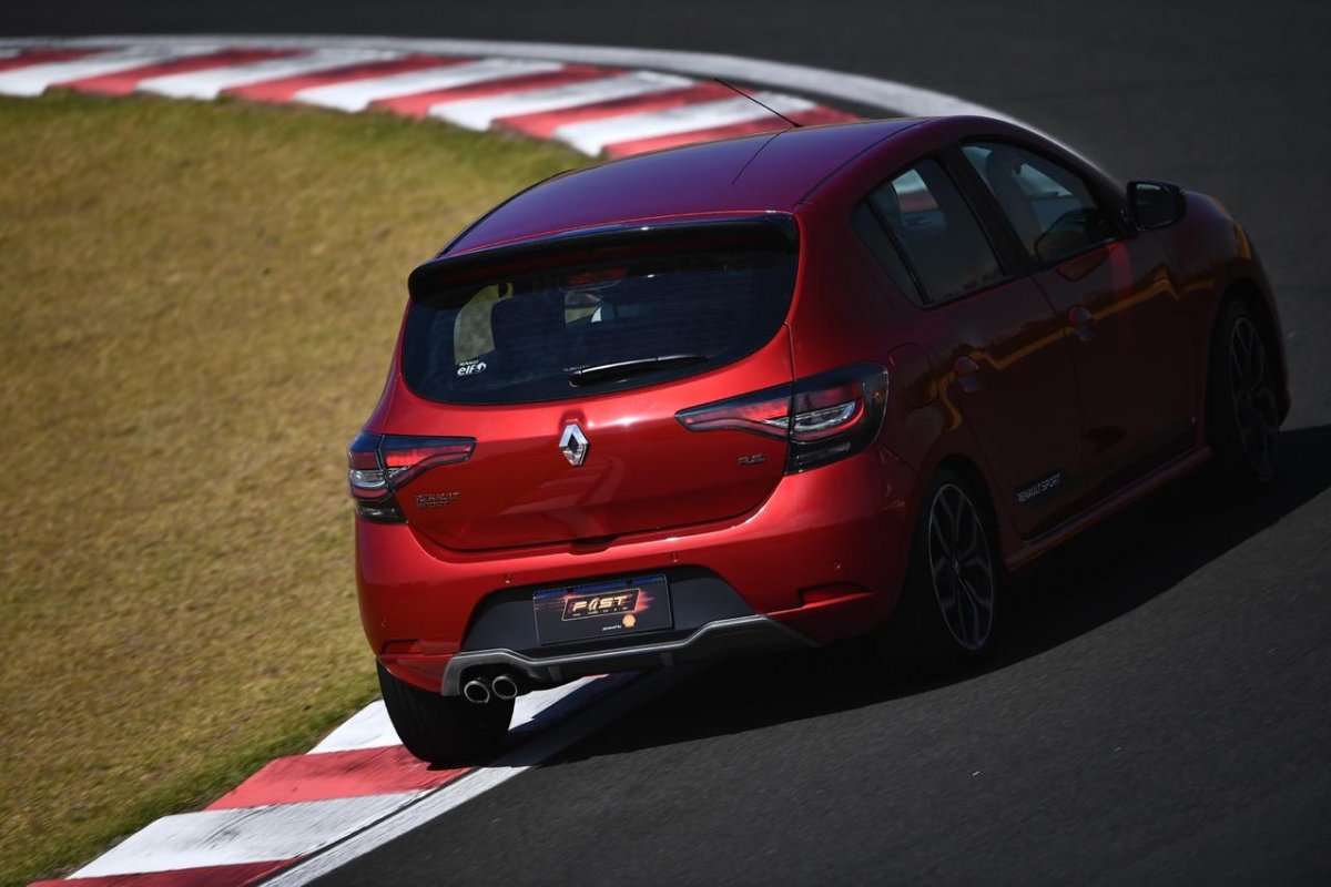 Como anda o novo Renault Sandero R.S.