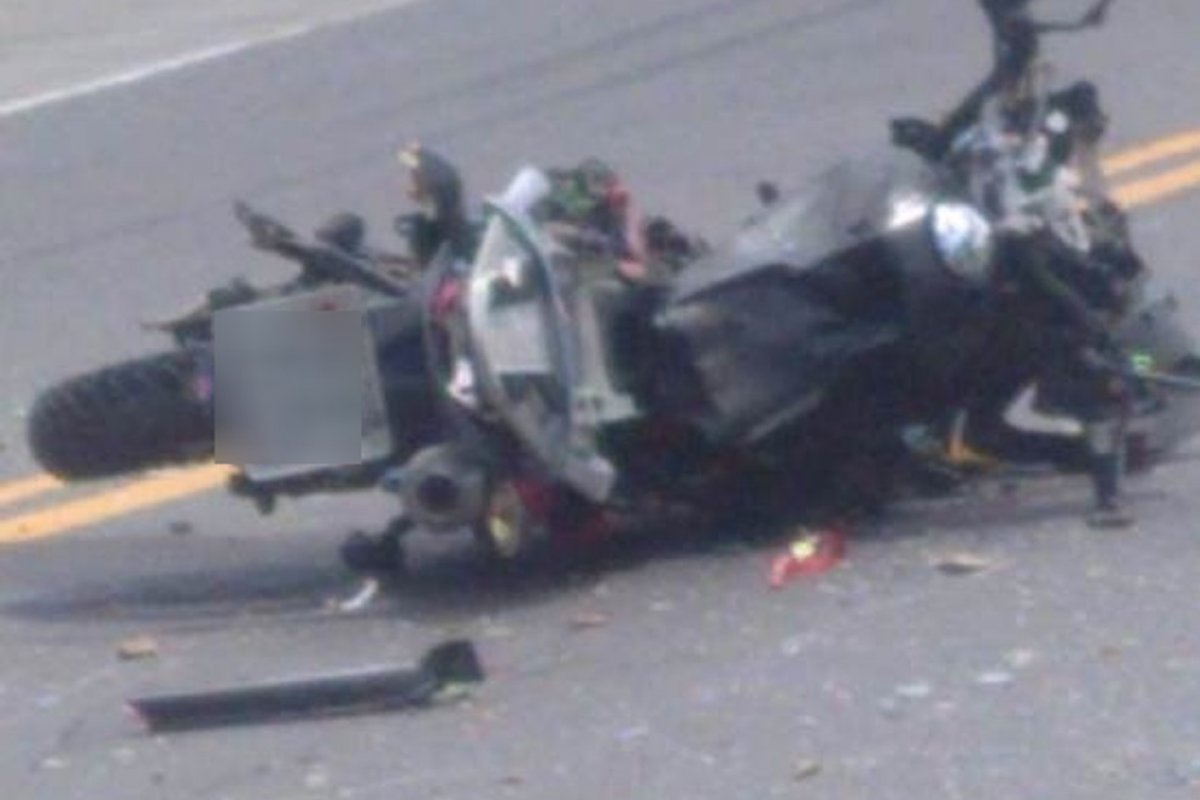 Motociclista morre após colidir em ônibus na BR-367, no extremo sul da Bahia 