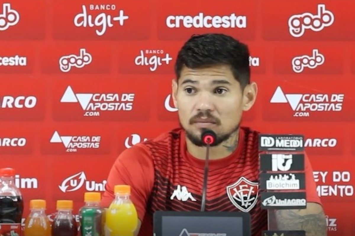 Após encerrar jejum de triunfos, Léo Ceará diz que busca sequência de vitórias no Leão