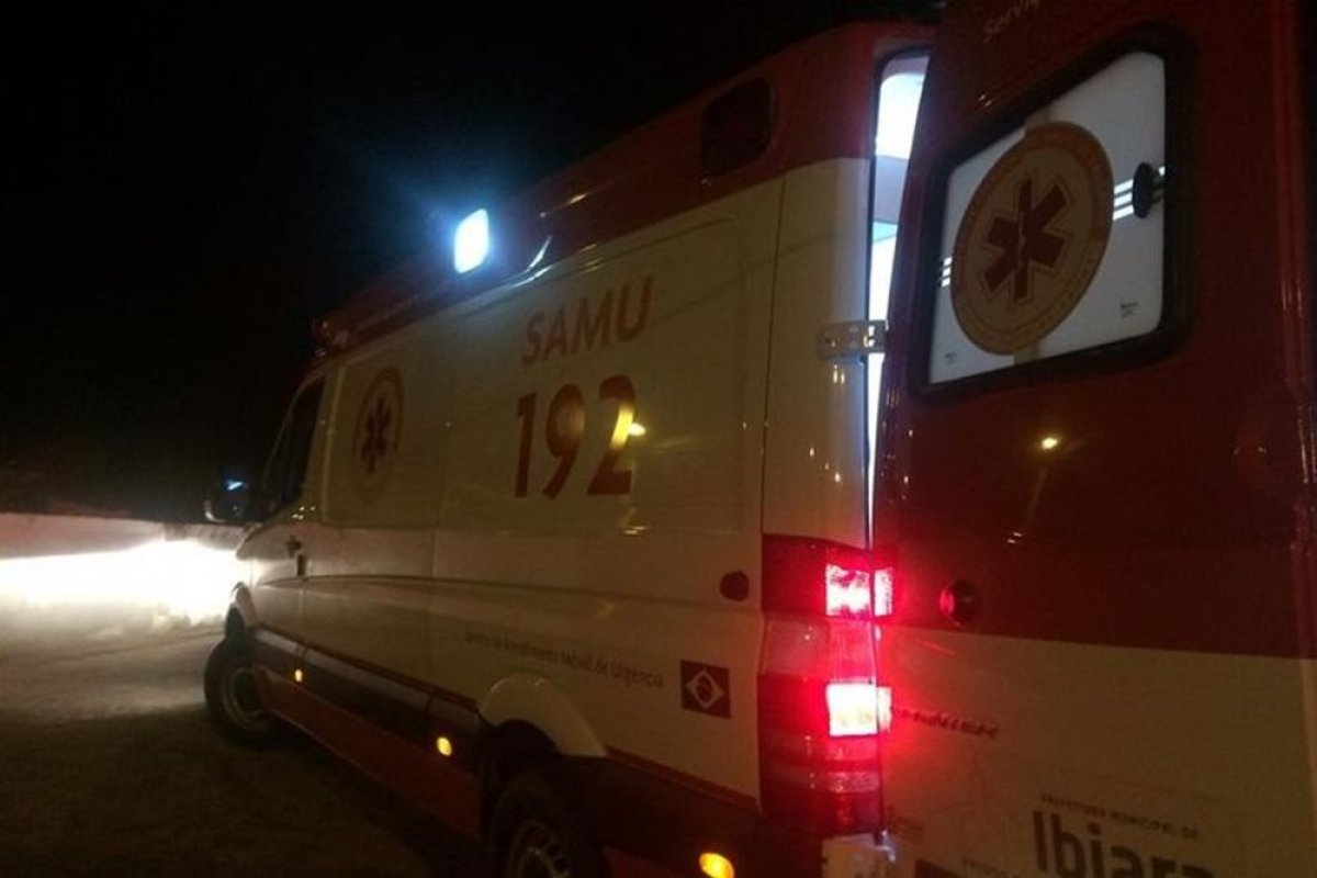 Segurança é baleado em frente a um depósito de bebidas no sul da Bahia